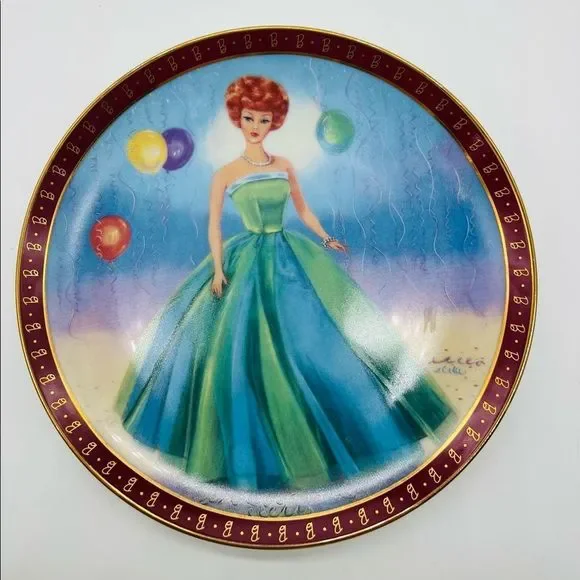 Barbie Collectible Plate Set - Picture 6 of 10